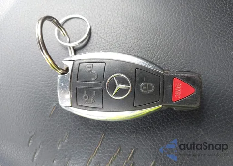 2014 Mercedes-Benz S 550 z USA, uszkodzony, nr VIN WDDUG8CB4EA042350